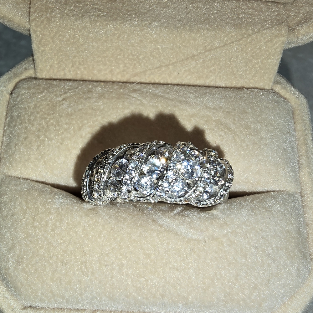 Elegant Silver Women's Ring
